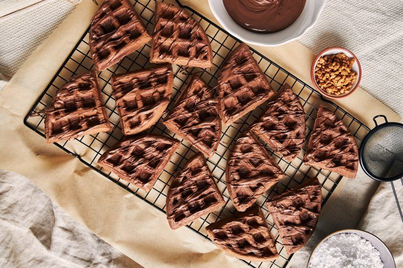 Вкуснее не придумаешь: Готовим шоколадные вафли — завтрак за 15 минут