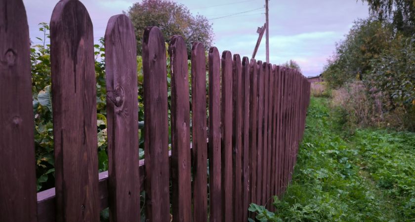 С 8 июня полностью будет запрещена установка заборов на даче: их придётся срочно убрать
