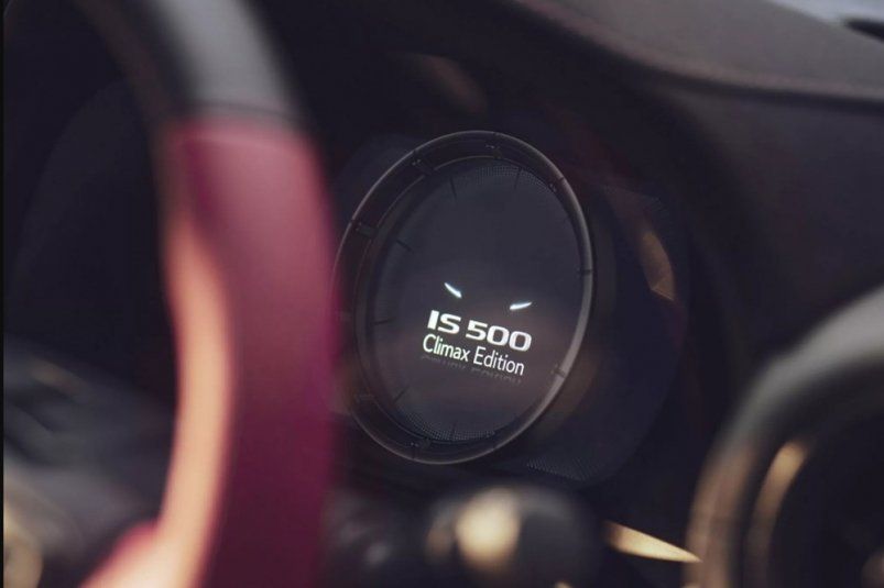 У Lexus в Японии случился Климакс