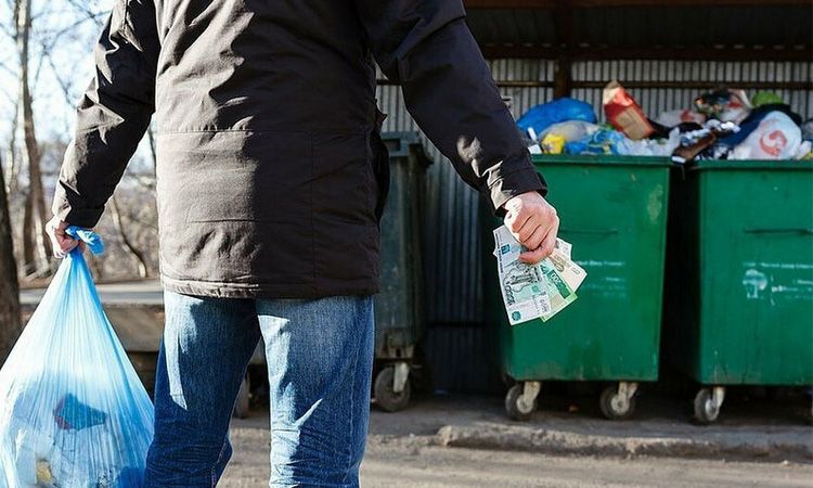 Долги за вывоз мусора: как судебные приставы взыскивают задолженности с неплательщиков