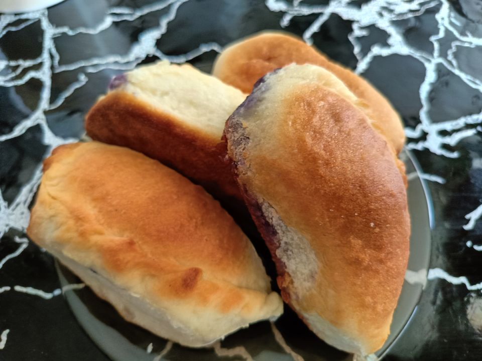 Летняя ягода в действии: как приготовить заливной пирог с ягодами