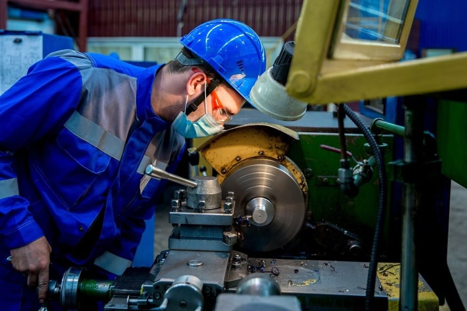 Увольнение по желанию жены: необычный случай из Невьянска