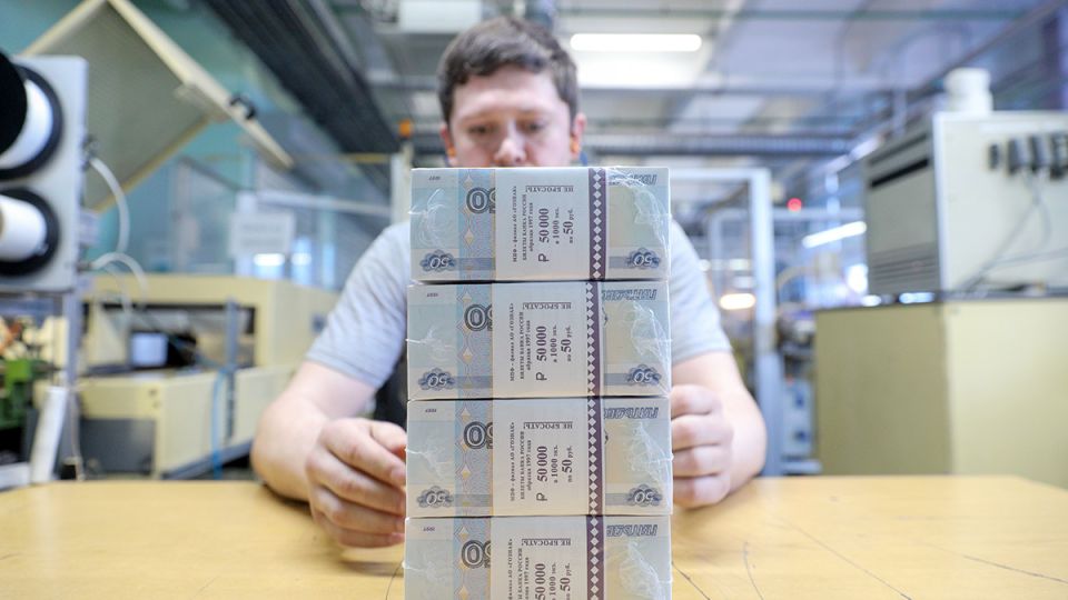 МРОТ в 2026 году: Как повышение до 27 093 рублей изменит жизнь миллионов россиян