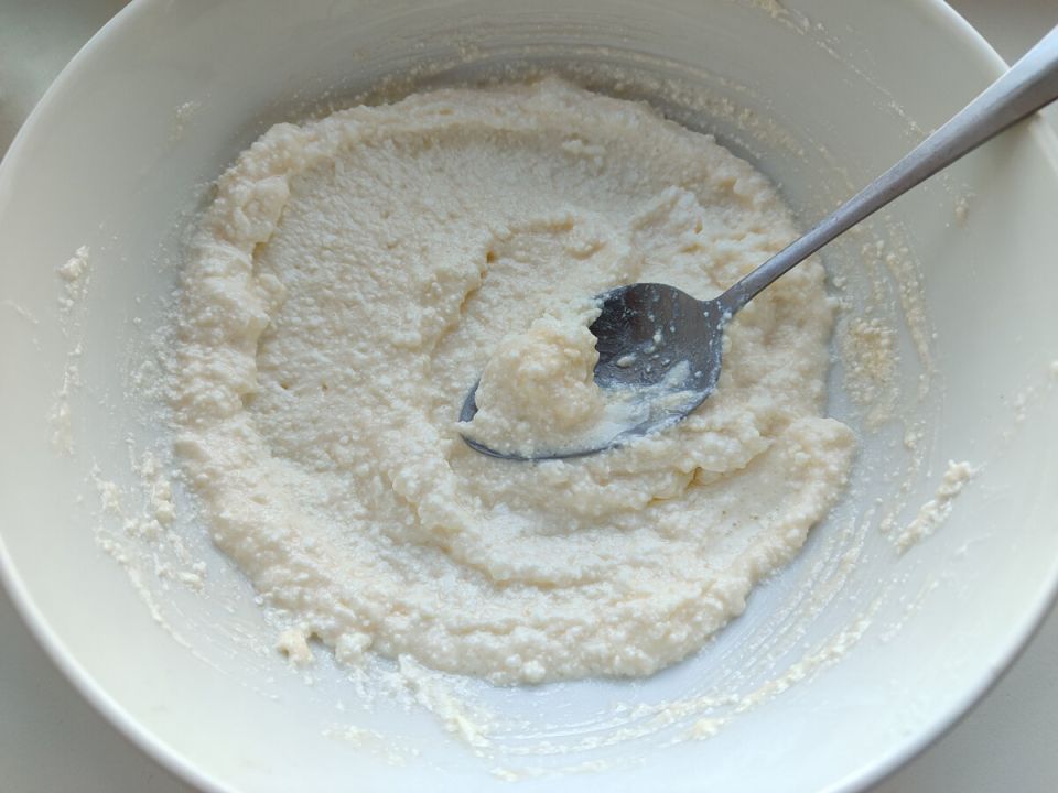 Простой и вкусный пирог с клубникой в мультиварке