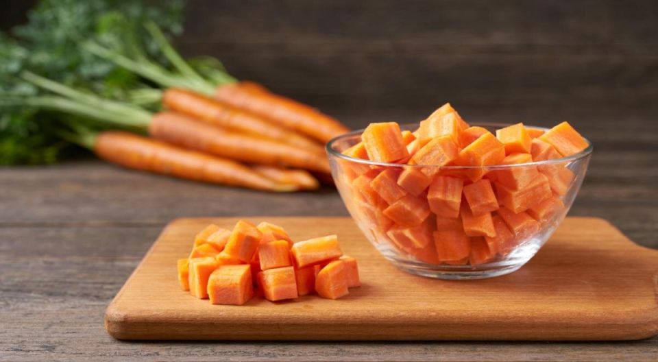 Как вернуть к жизни вялые овощи: простой трюк, который сэкономит ваши деньги