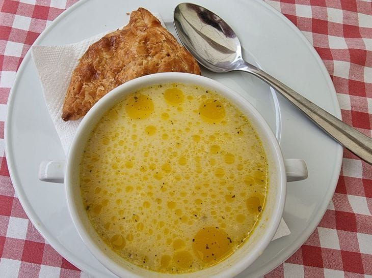 Куриный бульон: секрет кристальной прозрачности и насыщенного вкуса – что упускает 90% хозяек