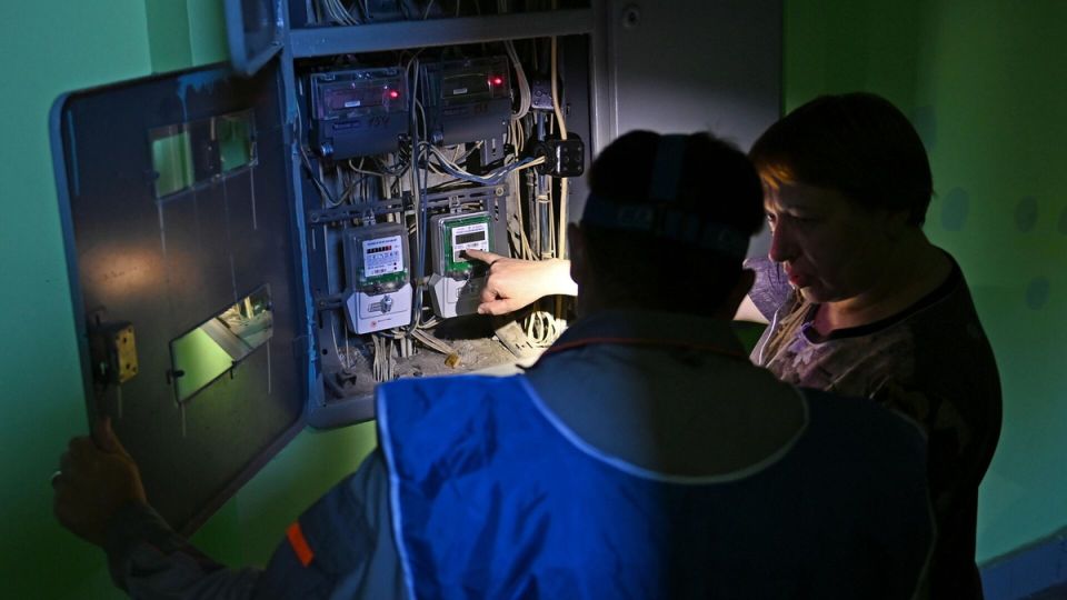 Замена электросчетчиков в 2025: как избежать ловушек мошенников и защитить свои права