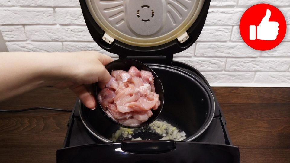 Кабачки с курицей и помидорами в мультиварке — идеальное решение для обеда или ужина