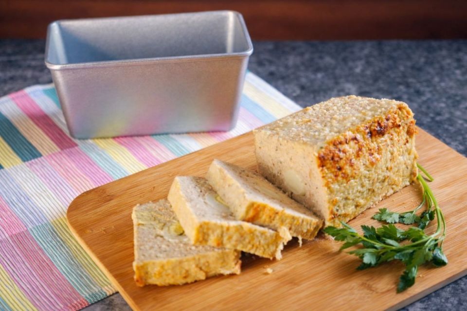 Кулинарная магия: необычные блюда для новогоднего стола в хлебной форме