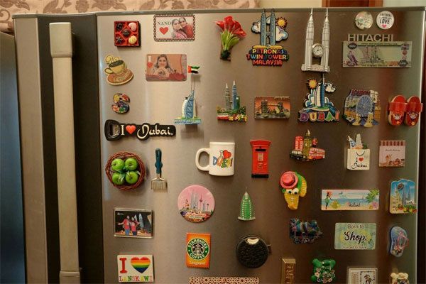 Зачем держать магниты на холодильнике: история маленьких воспоминаний и практичных привычек