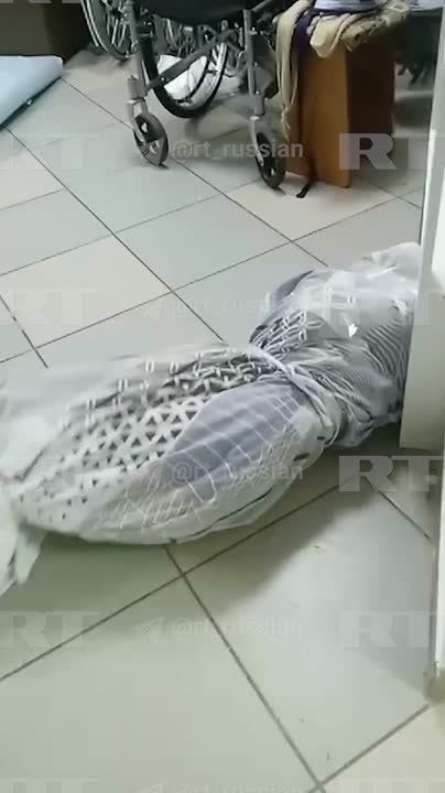    :     ,      ,    