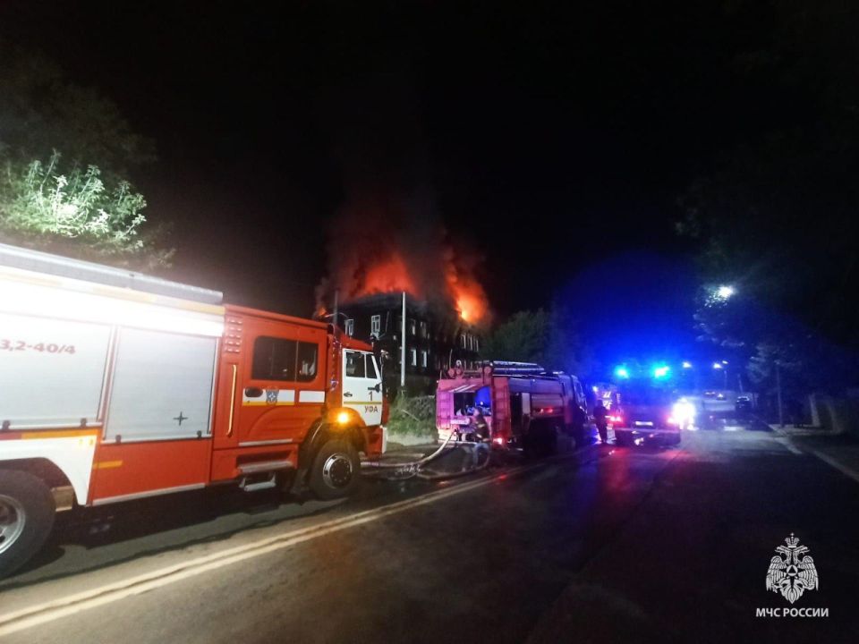 В Уфе во время крупного пожара погибли 2 человека