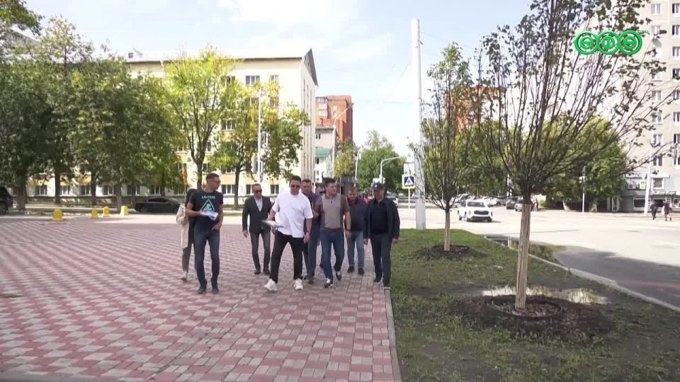      .       -     