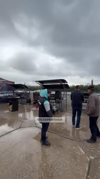 В Уфе на набережной Белой проходит День рыболова и охотника