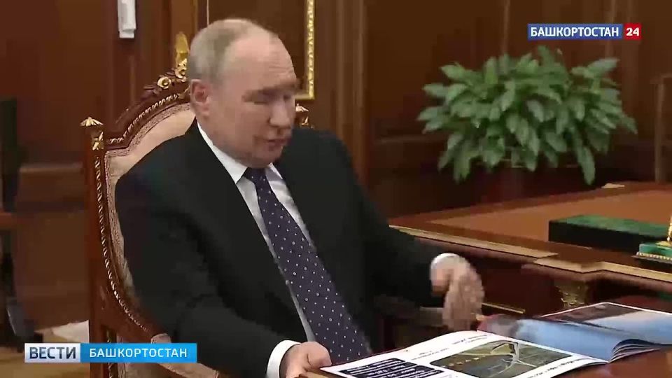 Глава Башкортостана Радий Хабиров поздравил Владимира Путина с днем рождения