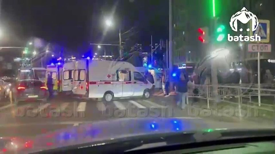 Скорая и легковушка столкнулись на въезде в Сипайлово