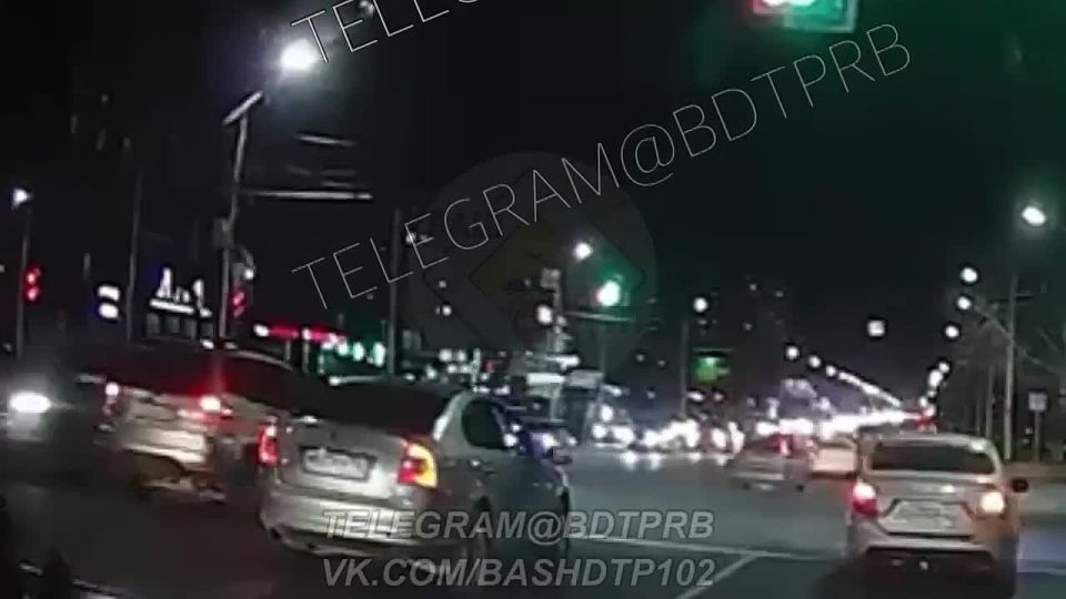 Появилось видео момента ДТП со скорой