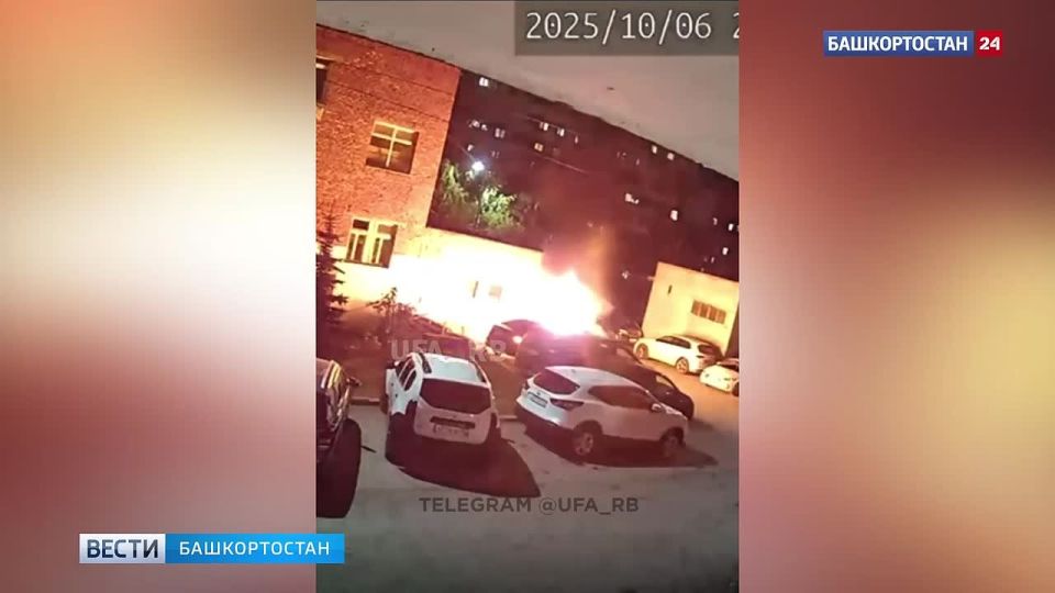 Момент поджога авто в одном из дворов Уфы попал на видео