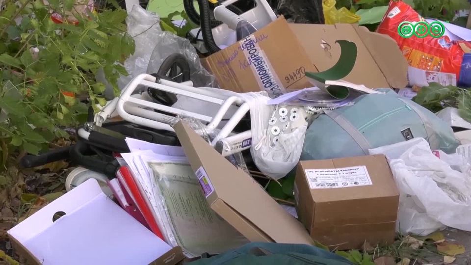 Телеканал «Вся Уфа» собрал все подробности трагедии, которая случилась сегодня утром в Черниковке, где отец выбросил свою дочь с 4-го этажа