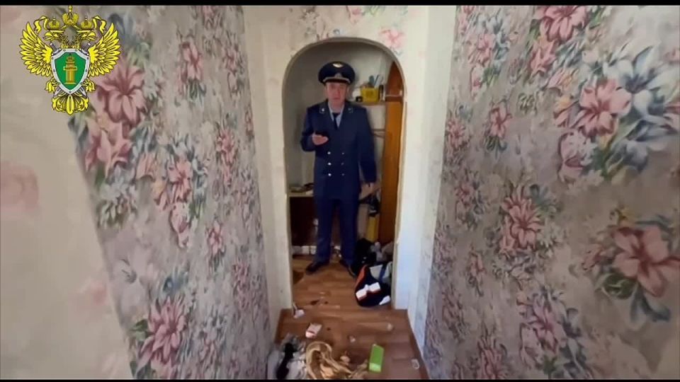 Мужчина сбросил трехлетнего ребенка с четвертого этажа в Уфе