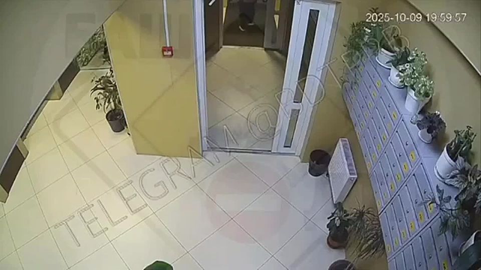 В Уфе дважды за вечер спасли девушку на балконе 14-го этажа