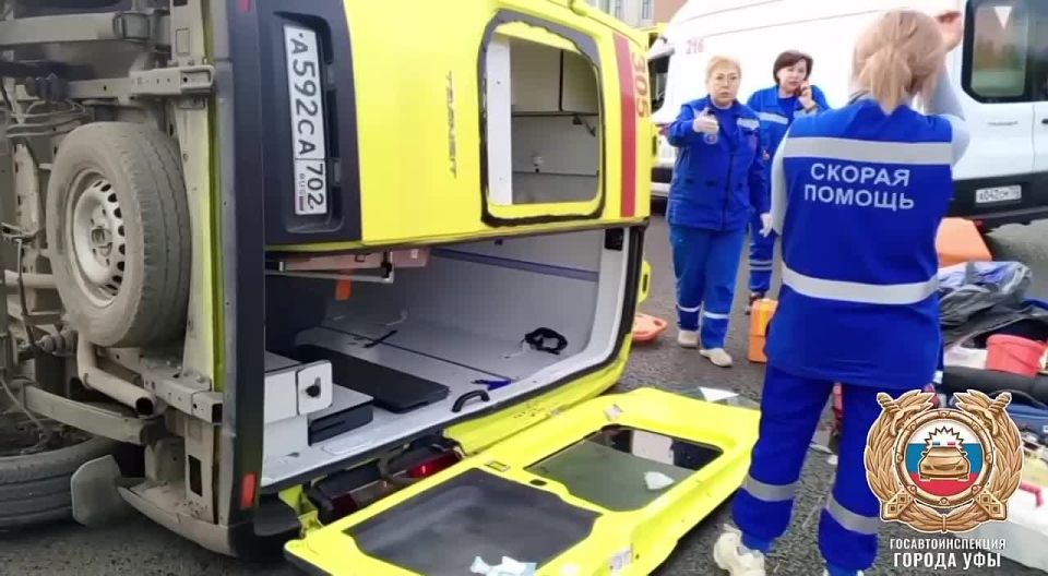 Скорая перевернулась на Бакалинской