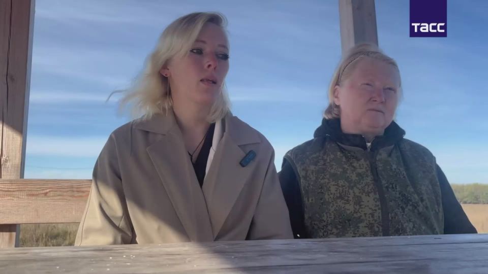 Украинские силовики вымогали деньги у дочери пленного бойца ВС РФ