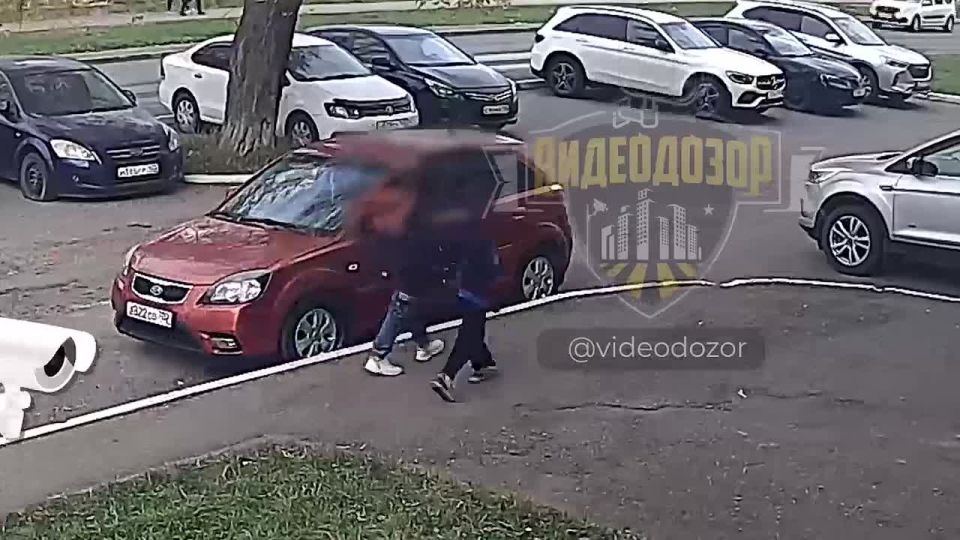 Бита и складной нож: в Уфе пятиклассники с оружием напугали девочку