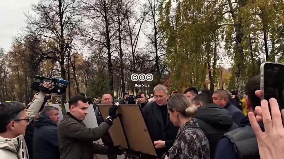 Торжества по случаю Дня Республики проходили во всех 7 районах города