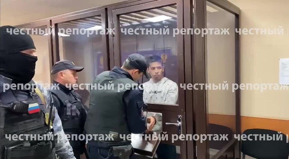 Водителя грузовика, который устроил смертельное ДТП на Уфимском шоссе доставили в суд