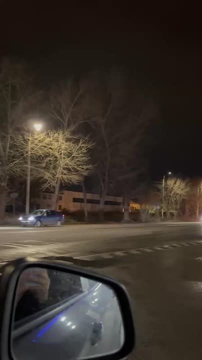 Под завалами остаются пять человек