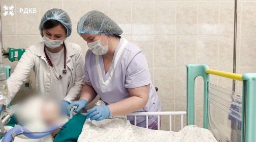 Девочка, выброшенная в Уфе из окна, идёт на поправку
