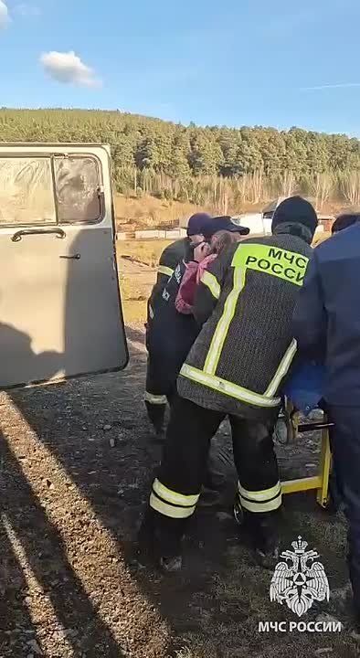 Операция спасения Полины Захаровой на фото и видео от МЧС