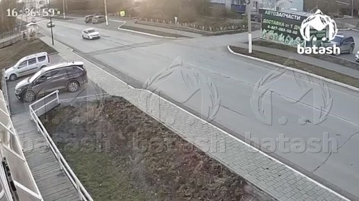 Массовая авария в Баймаке — три машины столкнулись на проспекте Салавата Юлаева