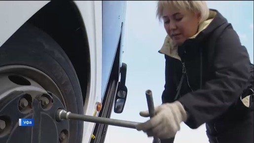 Накануне Дня автомобилиста «Вести» пообщались с профессиональными женщинами-водителями