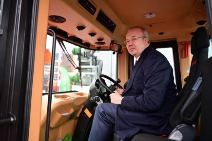 Андрей Назаров поздравил автомобилистов Башкортостана с Днем работника автомобильного и городского пассажирского транспорта