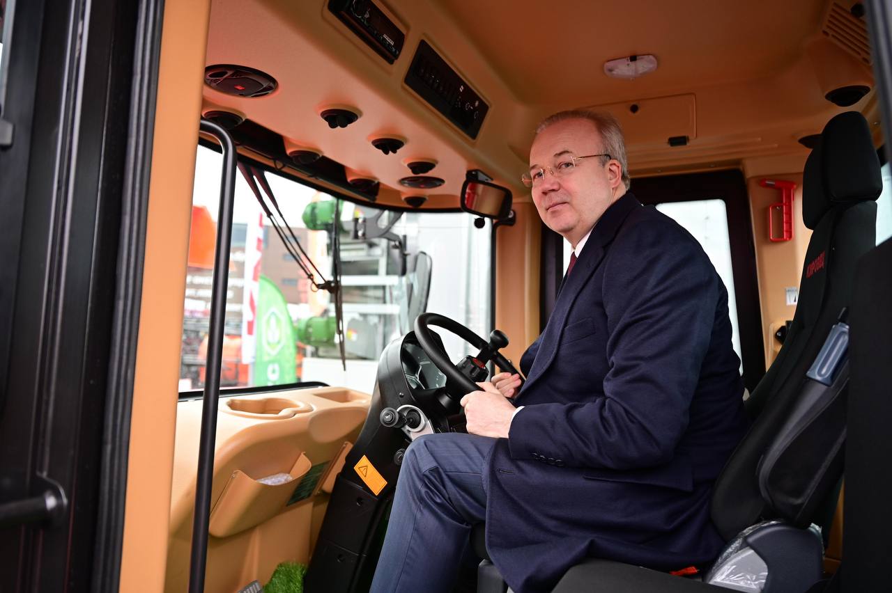 Андрей Назаров поздравил автомобилистов Башкортостана с Днем работника автомобильного и городского пассажирского транспорта