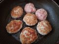 Как приготовить невероятно сочные мясные котлеты с грибами и сыром