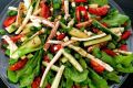 Пикантный салат с индейкой и сулугуни
