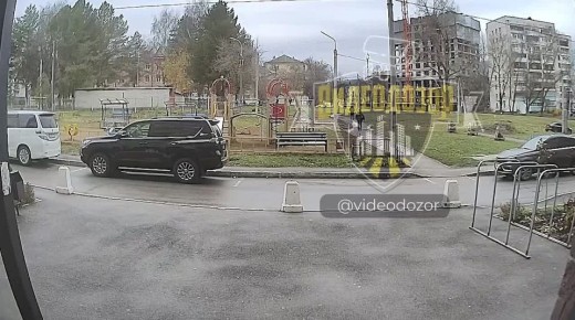 Пенсионерка выпала из окна