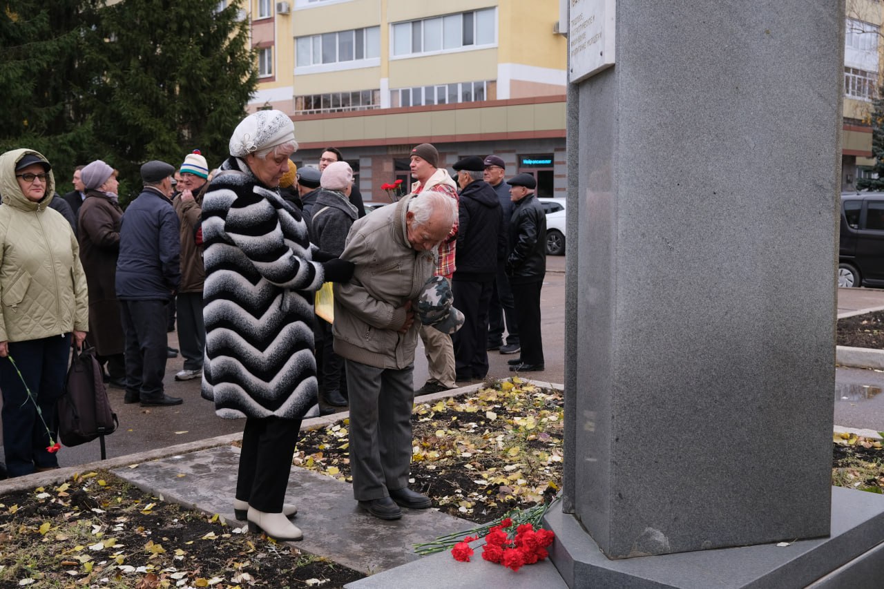 107 лет ВЛКСМ. Ежегодно 29 октября в России отмечается День рождения комсомола — Всесоюзного ленинского коммунистического союза молодежи (ВЛКСМ) 107 лет ВЛКСМ. Ежегодно 29 октября в России отмечается День рождения комсомола — Всесоюзного ленинского коммунистического союза молодежи (ВЛКСМ)