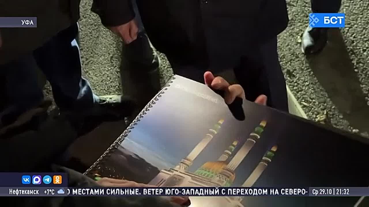 Радий Хабиров оценил варианты подсветки мечети «Ар-Рахим»