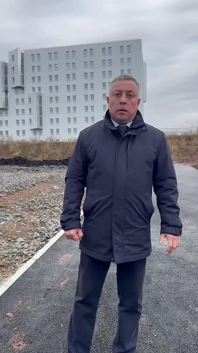 По поручению мэра Уфы Ратмира Рафиловича Мавлиева, совместно с ООО «МЕГИ» обустроили новую пешеходную дорожку, связавшую улицу Менделеева со смотровой площадкой «Караидельской тропы» Уфимского ожерелья