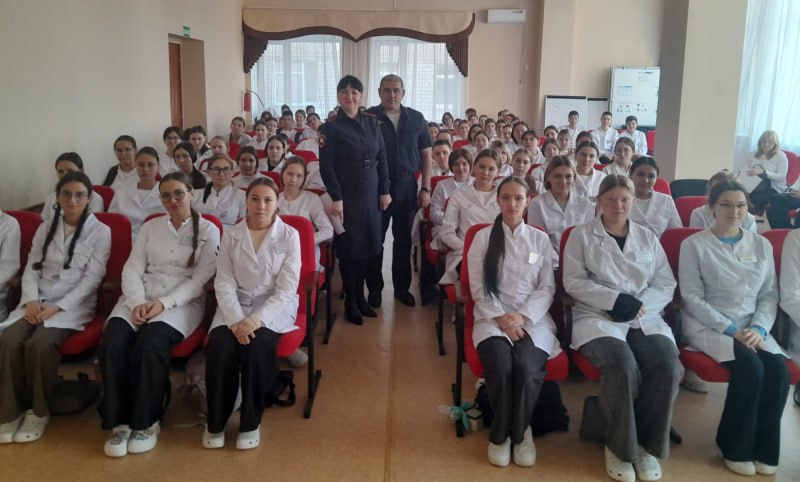 В Нефтекамске будущих медицинских работников предупредили о схемах мошенничества и безопасности на дороге В Нефтекамске будущих медицинских работников предупредили о схемах мошенничества и безопасности на дороге