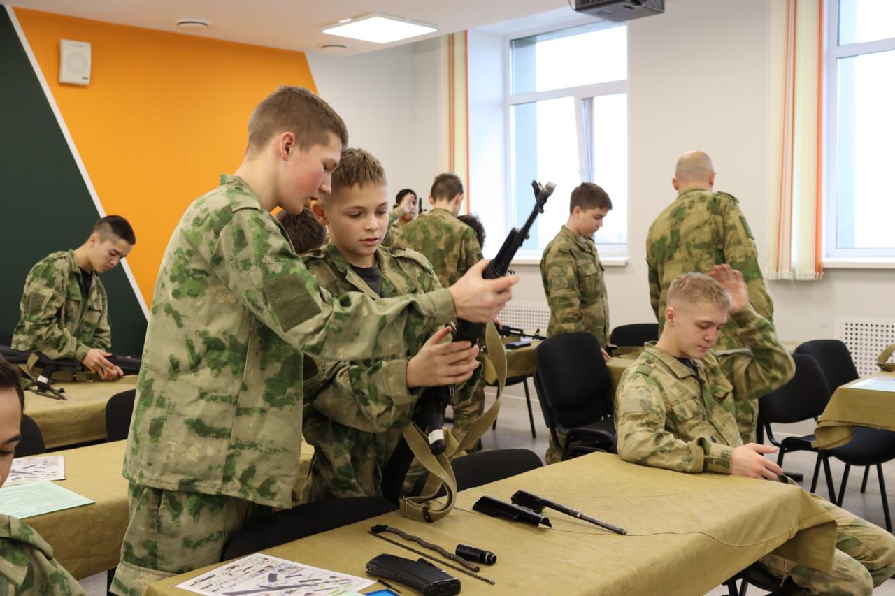 В военно-патриотическом парке «Патриот» завершилась профильная смена «Юный спецназовец» В военно-патриотическом парке «Патриот» завершилась профильная смена «Юный спецназовец»