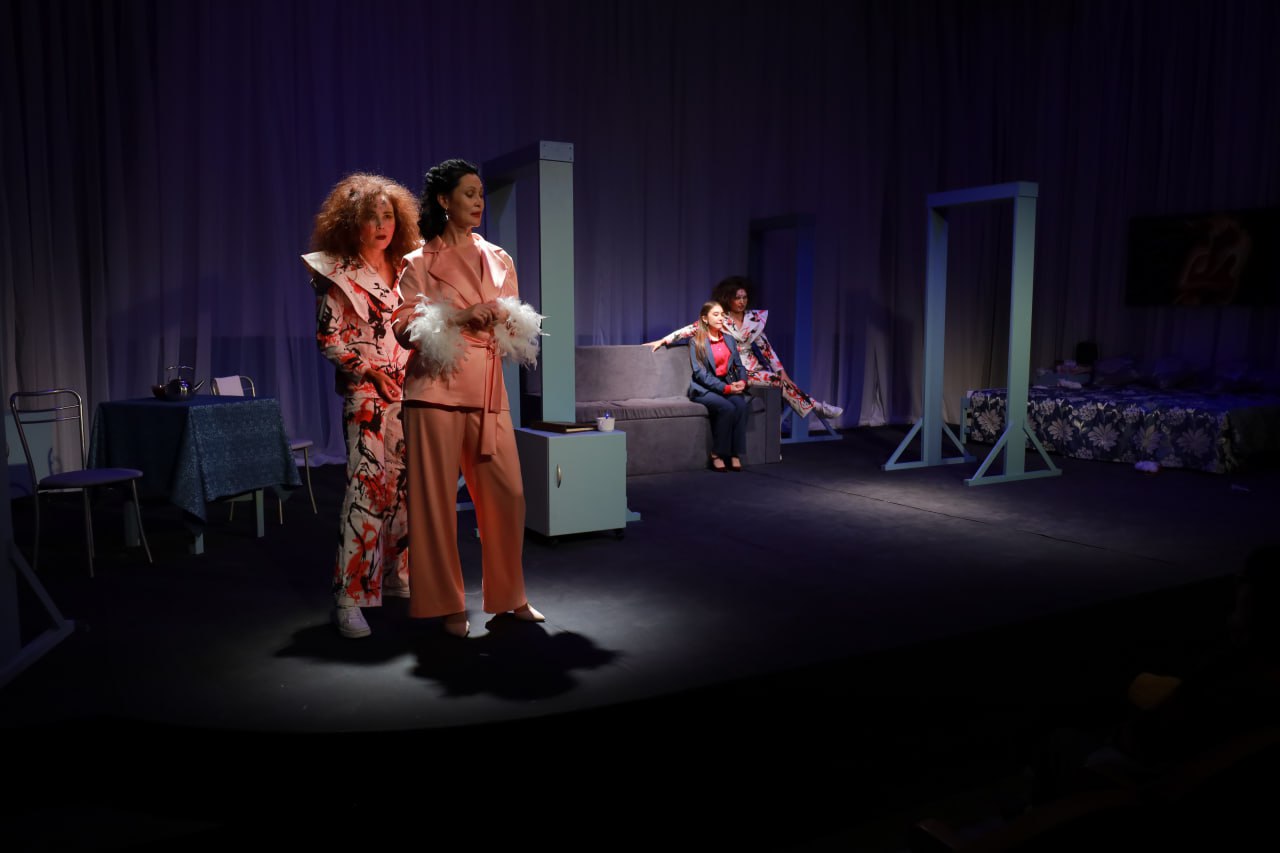 В Стерлитамакском государственном театрально-концертном объединении открыт XXXV творческий сезон башкирского драматического театра им.Ильшата Юмагулова В Стерлитамакском государственном театрально-концертном объединении открыт XXXV творческий сезон башкирского драматического театра им.Ильшата Юмагулова