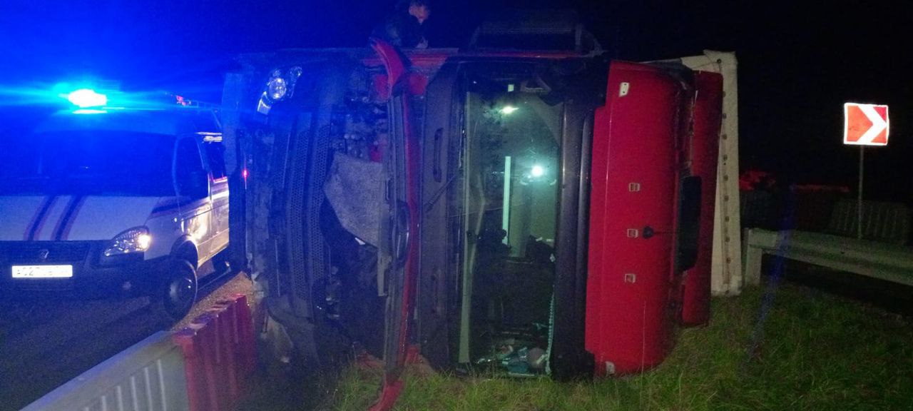 Фура перевернулась на бок. Накануне, 30 октября, в Дюртюлинском районе произошла авария