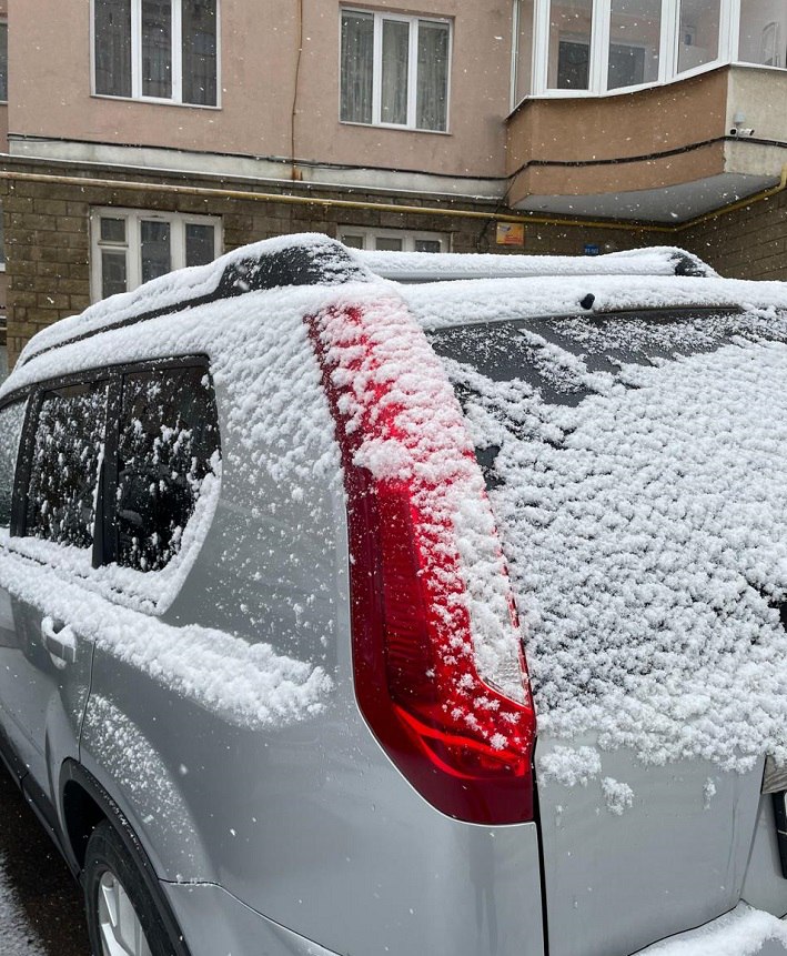 За длительный прогрев двигателя во дворе могут оштрафовать