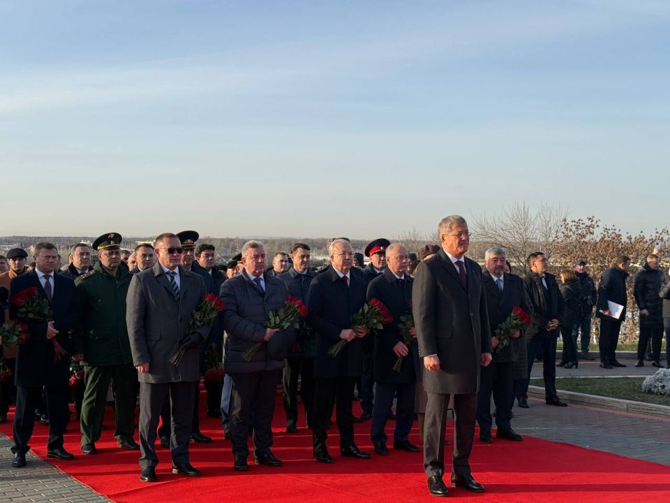 Прокурор Республики Башкортостан Игорь Пантюшин принял участие в торжественных мероприятиях, посвященных Дню народного единства Прокурор Республики Башкортостан Игорь Пантюшин принял участие в торжественных мероприятиях, посвященных Дню народного единства