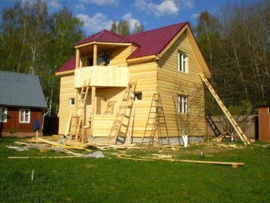 Как неудачное строительство обернулось кошмаром: дом на соседском участке